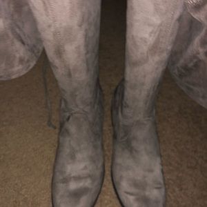 Like new,over the knee boot! Worn once. Tie behind the knee.12M -color in pick